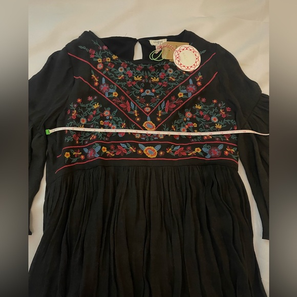 Babydoll Dress Size L Women's Knee Length Dress with Bell  Sleeves - Picture 4 of 8